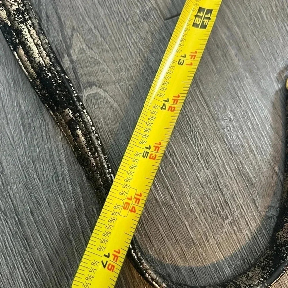 Kelly Wynne Black & Gold Fold-Over Bag - Picture 15 of 15